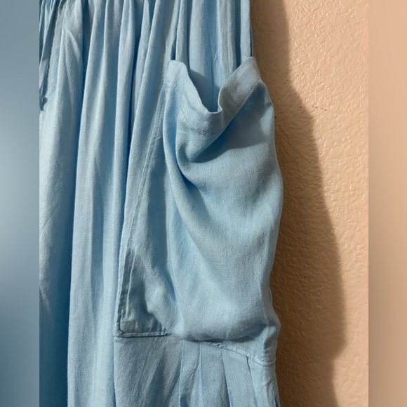 Free People Quinn Lightweight Harem Type Pants in Sky Blue. Viscose/Linen Blend. - Picture 7 of 16